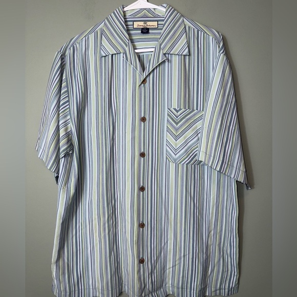 Tommy Bahama Men's Blue/Green Striped Shirt‎ 100% Silk Size Small - Picture 1 of 4
